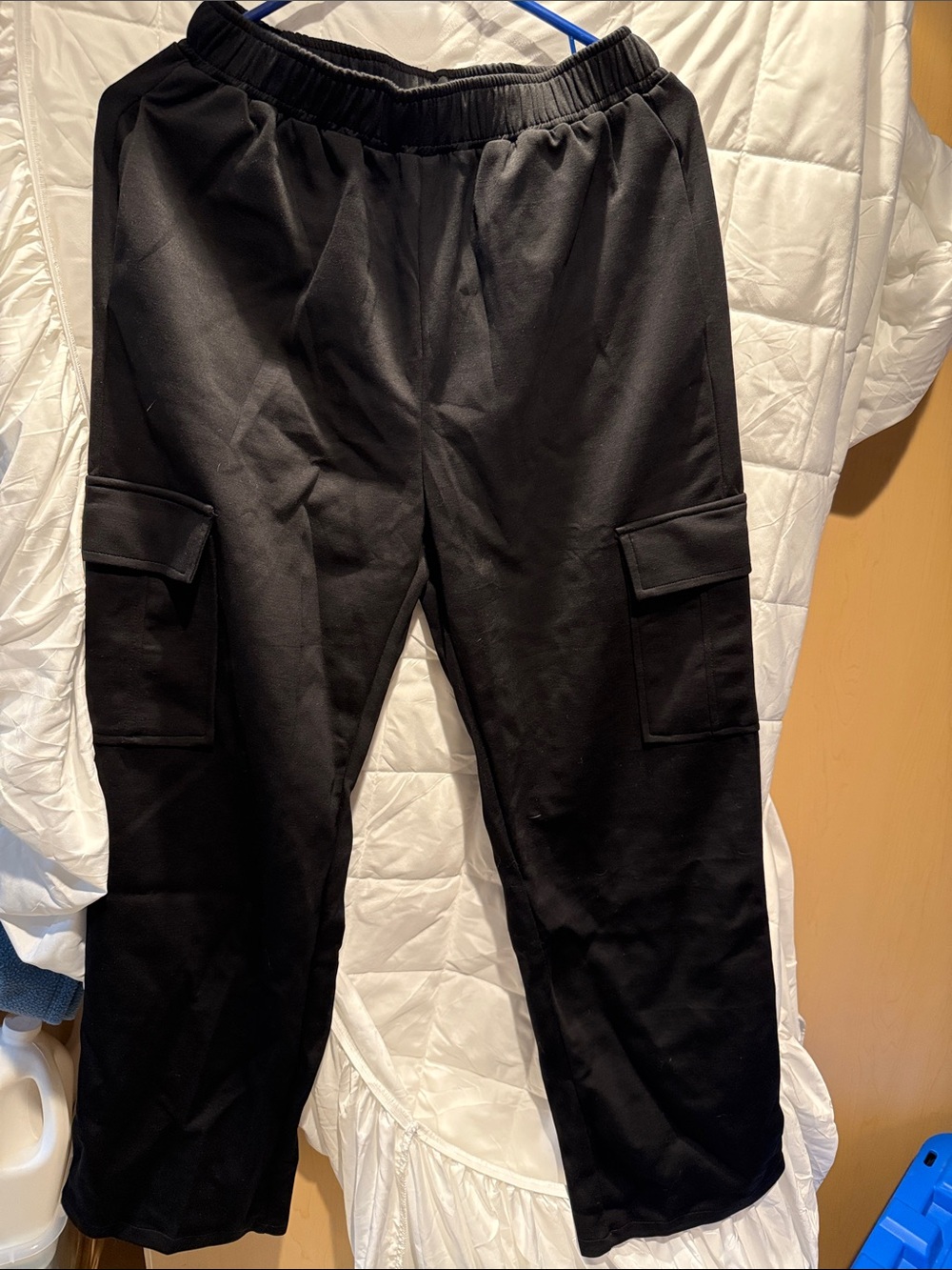 Black cargo pants xs